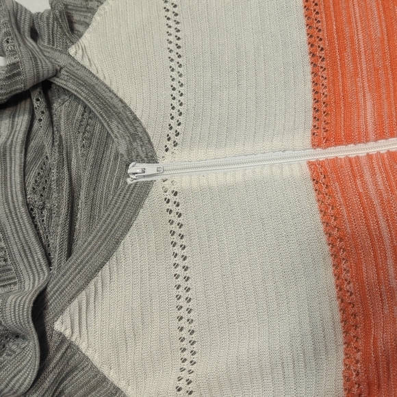 FULL zip sweater hoodieNWOT ZB - Picture 2 of 3